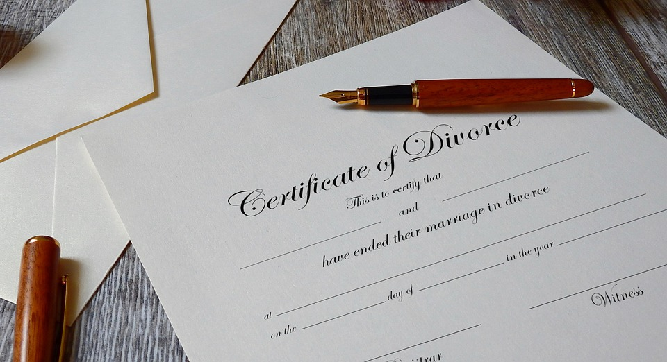 Nanda & Associate Lawyers Canada - Divorce papers on a lawyer's office desk