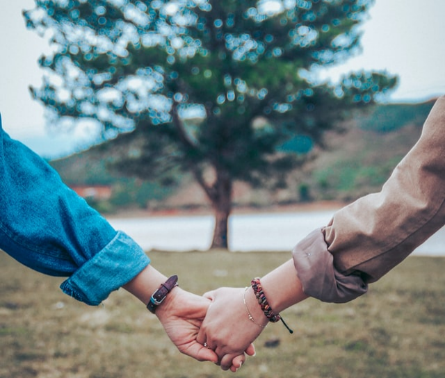 Nanda & Associate Lawyers Canada - A couple holding hands