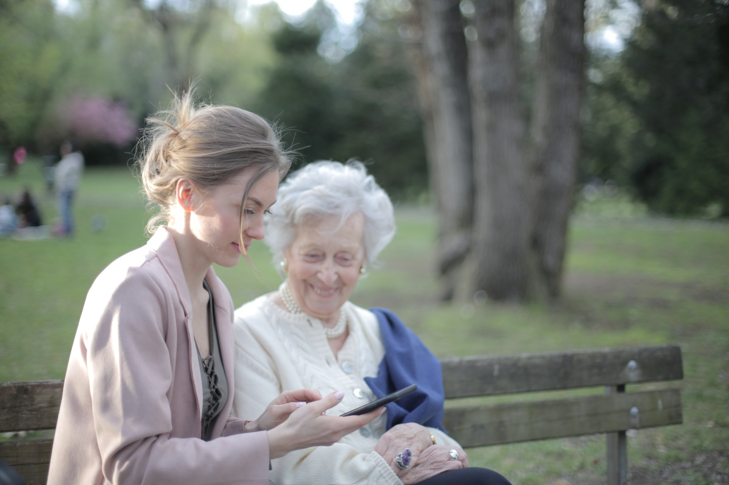 Nanda & Associate Lawyers Canada -caregiver-with-their-patient