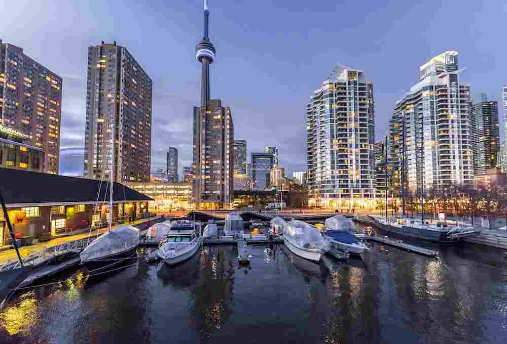 Nanda & Associate Lawyers Canada - Toronto’s skyline in the evening
