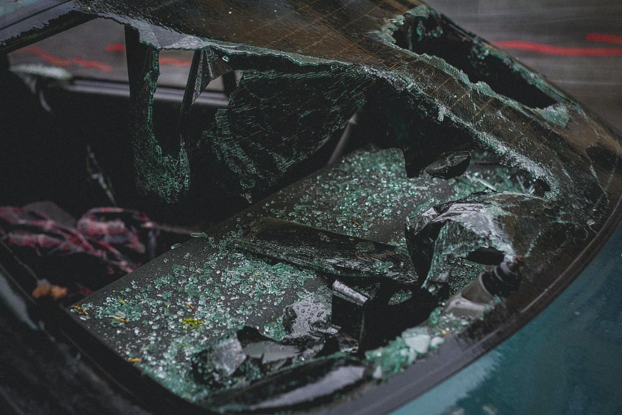 Nanda & Associate Lawyers Canada - Broken windscreen of a car