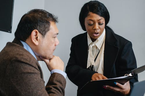 Nanda & Associate Lawyers Canada - Businessman in a meeting with a professional legal counsellor
