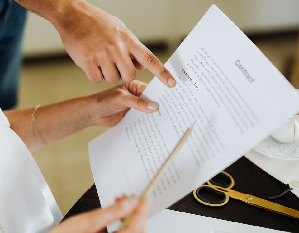 Nanda & Associate Lawyers Canada - Analyzing A Legal Contract