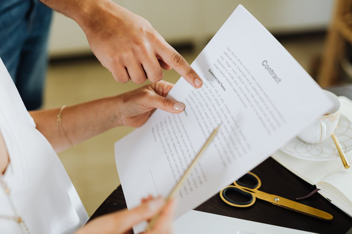 Nanda & Associate Lawyers Canada - Analyzing A Legal Contract