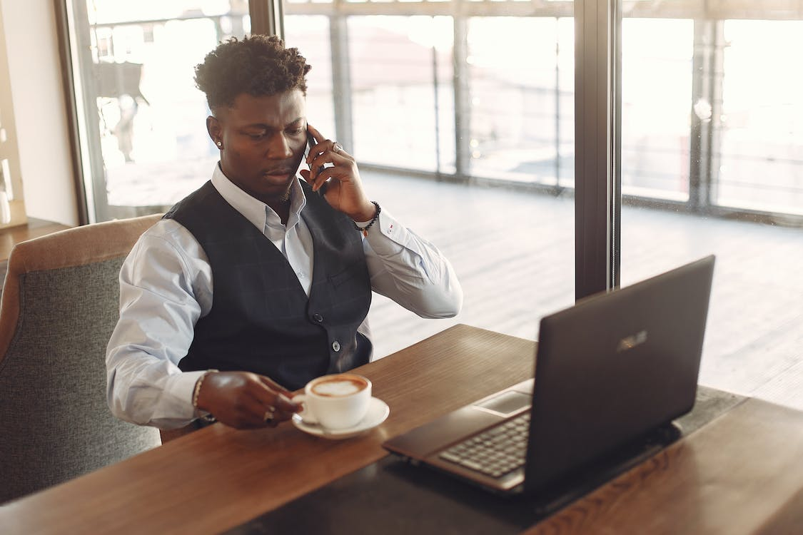 Nanda & Associate Lawyers Canada - Skilled workers in Canada engaged in professional tasks, reflecting the diverse and thriving job opportunities in the country